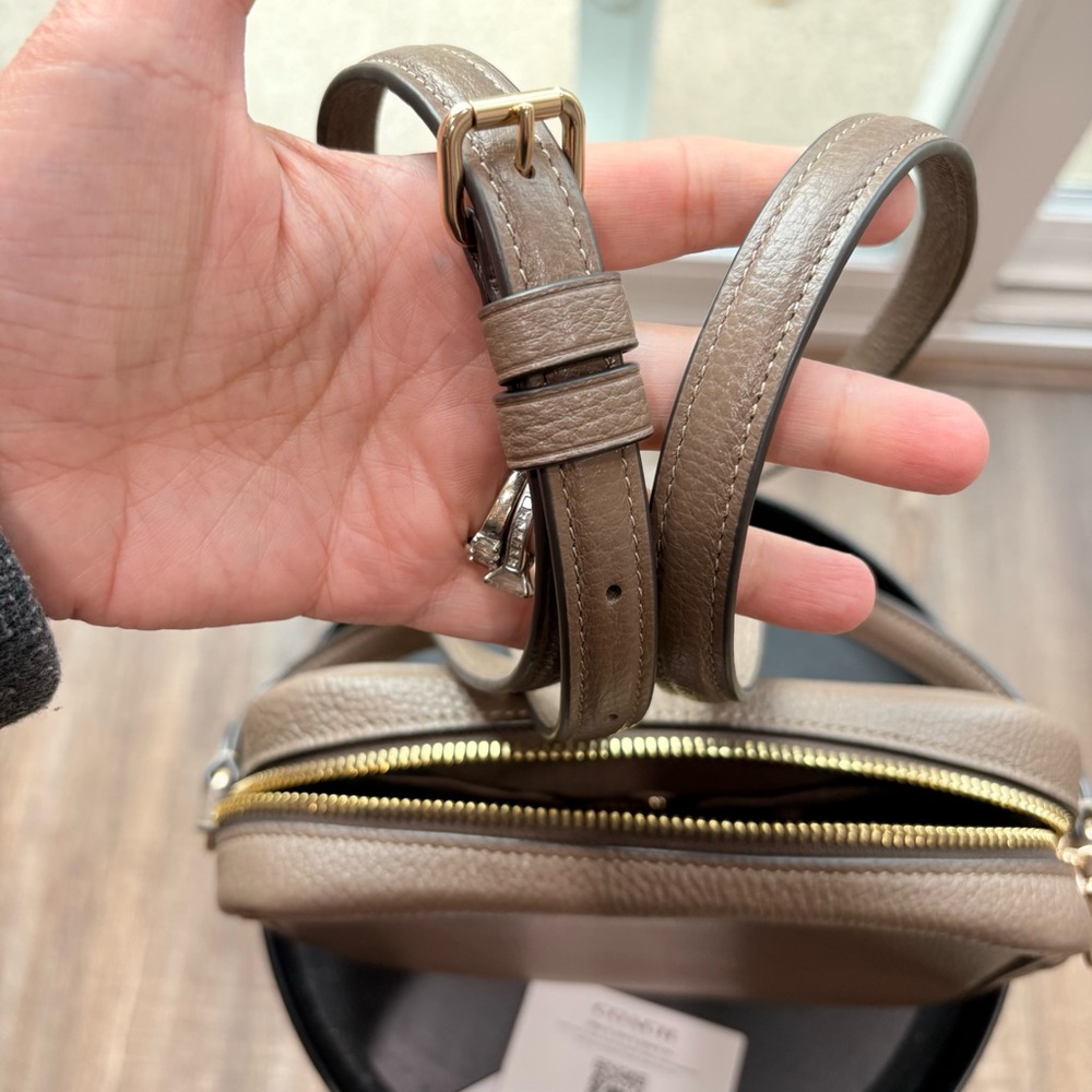 COACH Authentic Taupe Brown Pebbled Leather Crossbody Bag with Gold Hardware - Picture 3 of 16